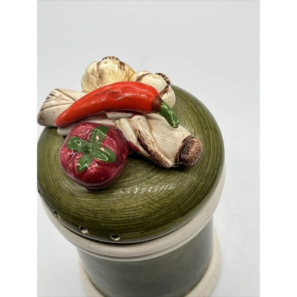 Vintage 6-1/2” ARNART Garden Harvest Salt  Shaker Hand-painted Japan - Picture 5 of 10